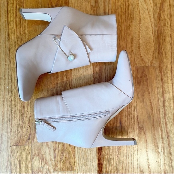 Nine West Quitit Light Natural Pearl Trim Ankle Boots - 9 - Picture 13 of 16